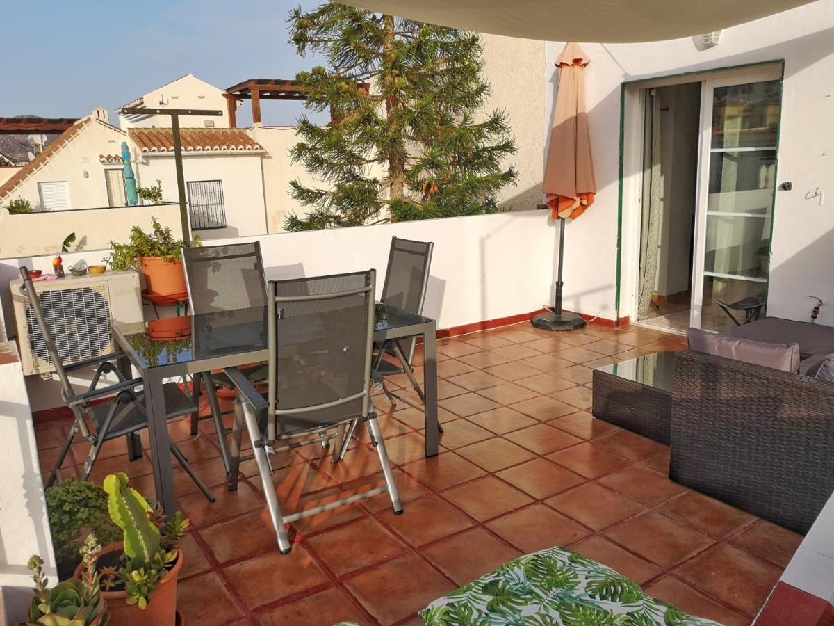 Casa Familia Carabeo Hébergement de vacances Nerja